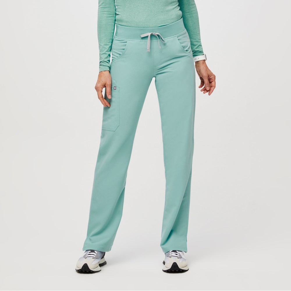 Figs Women's Sea Glass Kade - XS Petite Cargo
Scrub Pants